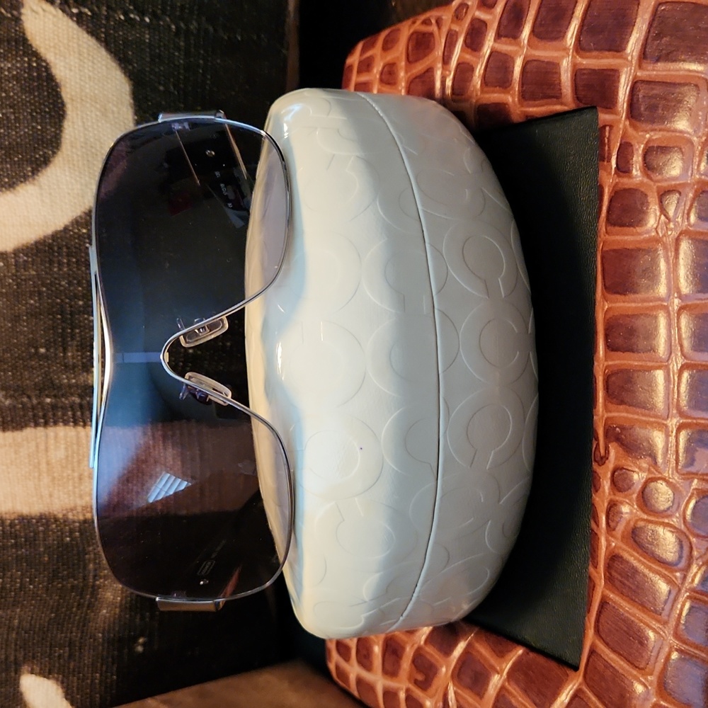 COACH Silver Sunglasses w/Signature C Case $32